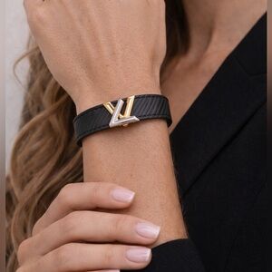 Louis Vuitton Black Epi Twist Leather Bracelet Unisex